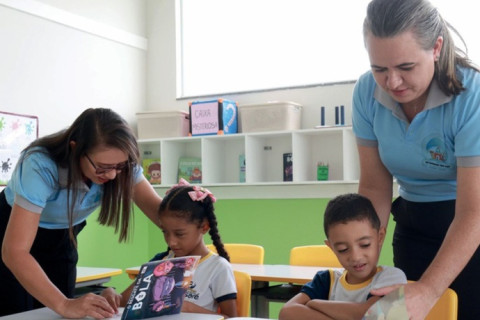 Brasil chega a 2,4 milhões de professores